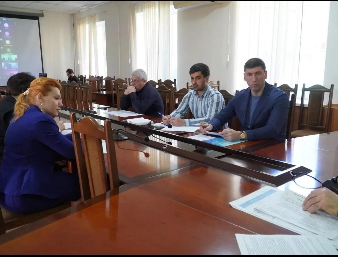 Заседание рабочей группы по ликвидации последствий чрезвычайных ситуаций прошло в Минобрнауки РД